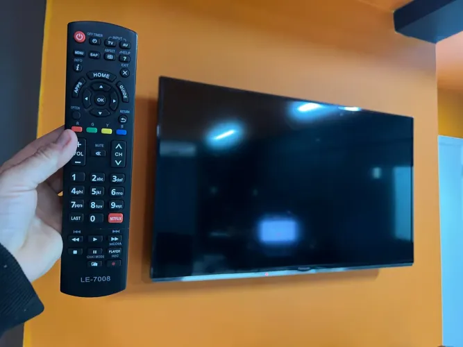 SMART TV 32? - PERFEITO ESTADO