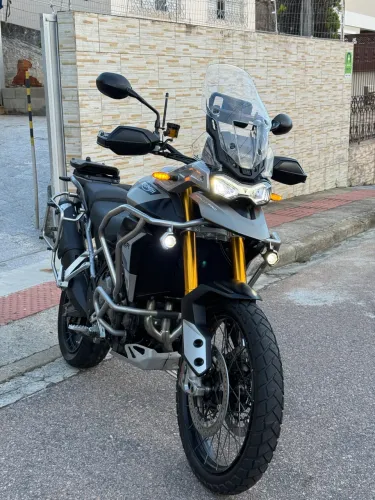 Triumph Tiger 900 Rally Pro 22/23 - Revisada, Completa + 3 Baús GIVI