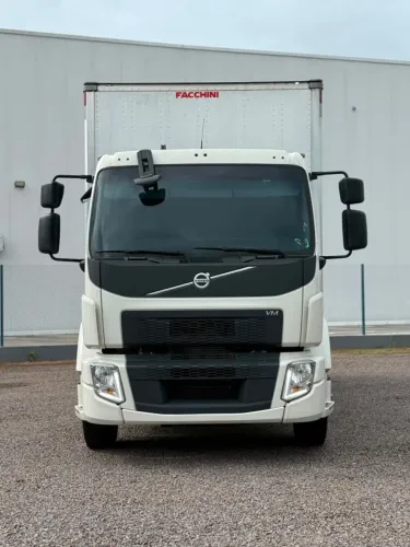 VOLVO 290 4x2