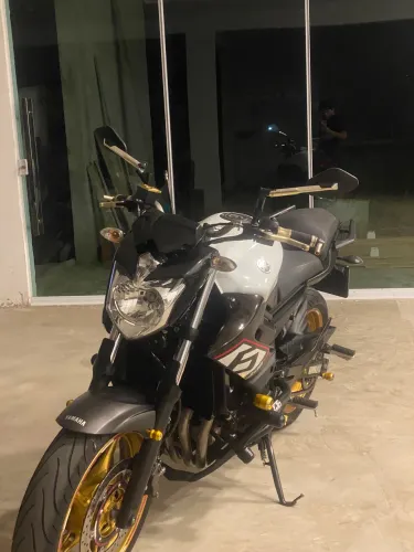 XJ6 em ótimo estado