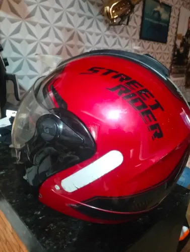 Capacete motoqueiro