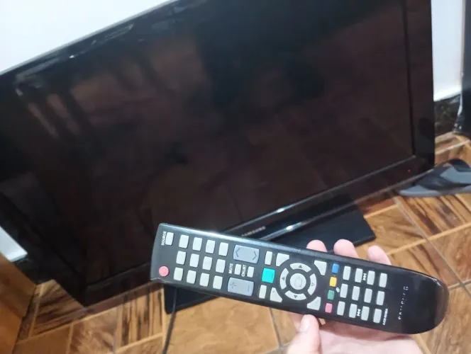 Tv Samsung 40 polegadas impecável + controle.