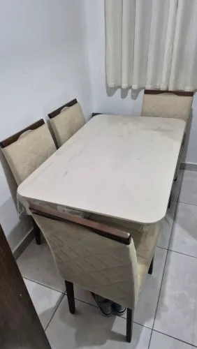 Mesa de jantar 4 lugares