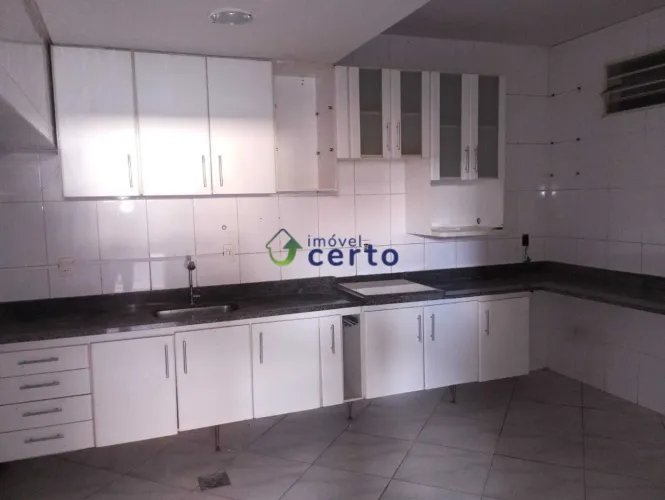 Casa Comercial com 5 quartos para alugar em Belo Horizonte
