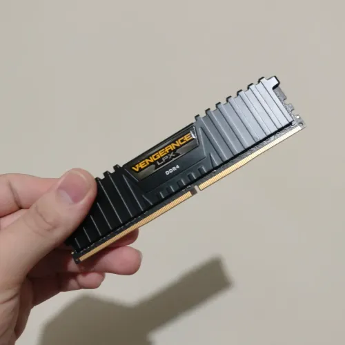 TROCO MEMÓRIA RAM 16GB DDR4 POR CELULAR