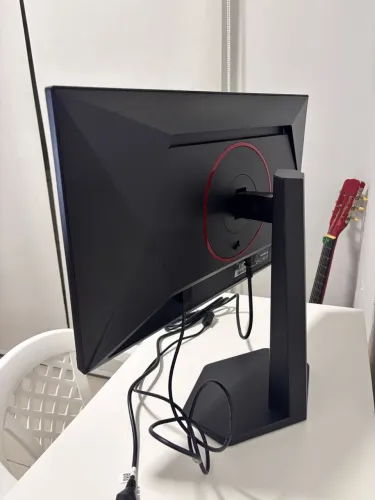 Título: Monitor Gamer AOC 24G4/P 24" 180Hz 0.5ms IPS - Como Novo (R$ 600)