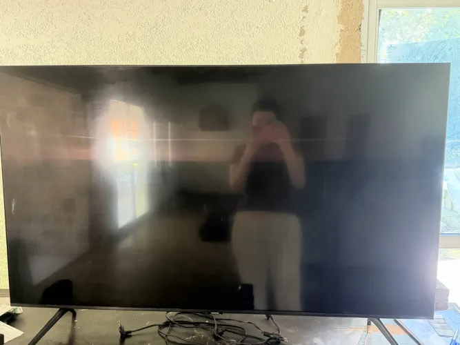 TV Samsung Crystal UHD 4K da linha TU8000, com tela de 55". Quebrada parou do nada