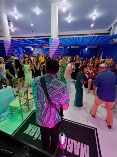 Cantor música ao vivo, banda, voz e violão