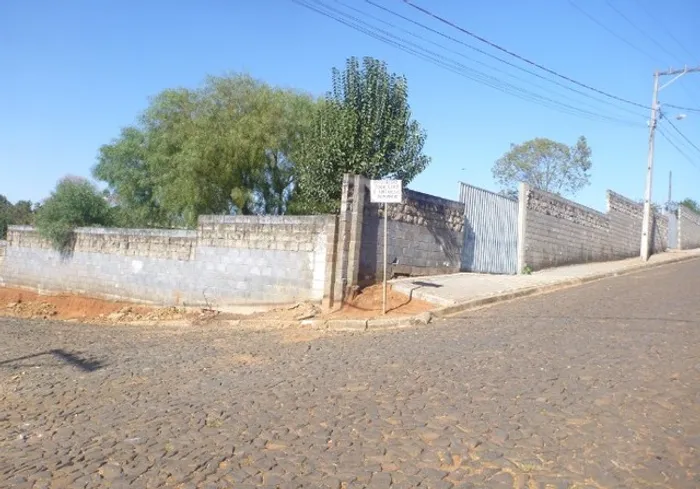 Vendo terreno em área nobre urbana(próximo ao rio) em Tibagi-PR