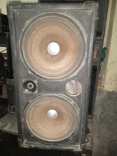 Par de caixas Staner.