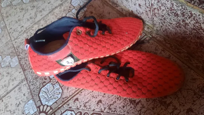 Tênis Puma Vermelho lindo 