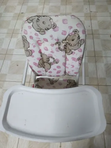 Cadeirinha para alimentar o bebê