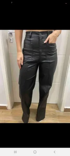 Calça de couro feminina preta