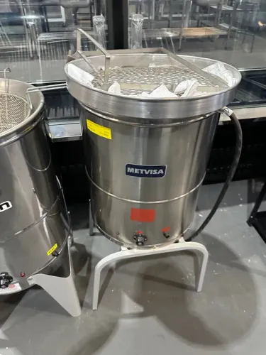 Fritadeira elétrica água e óleo 38 litros metvisa