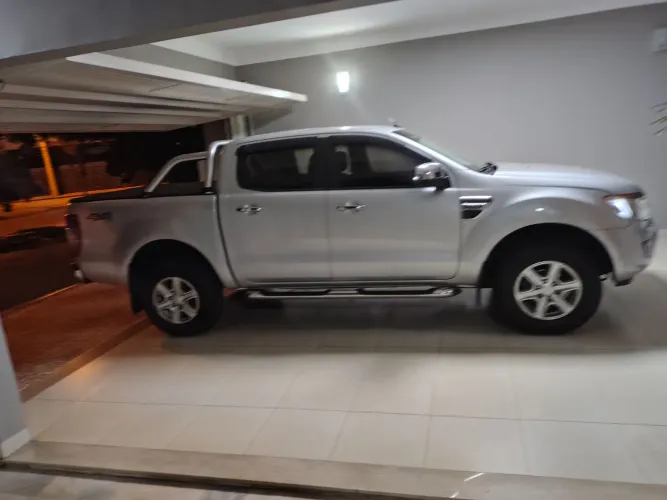 Ranger 4x4 diesel XLT diesel muito nova