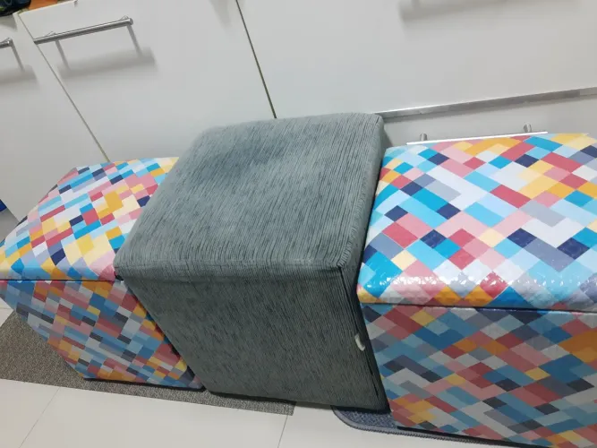 Puffs porta objetos Romero Britto - NOVO