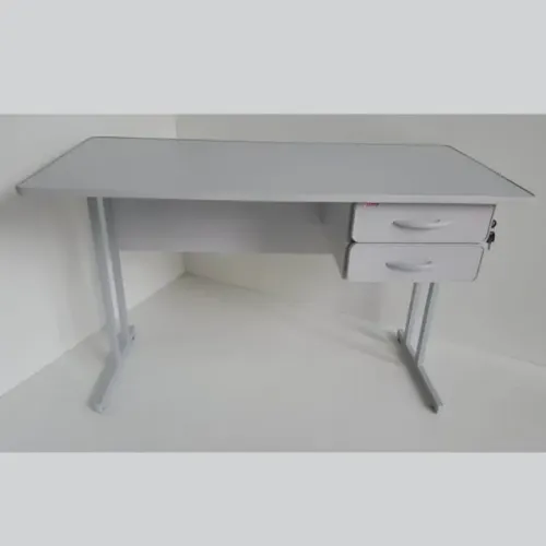 Mesa reta MDP 120cm com pés em ferro