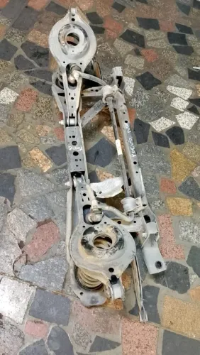 Quadro suspensão traseira Ford Focus 