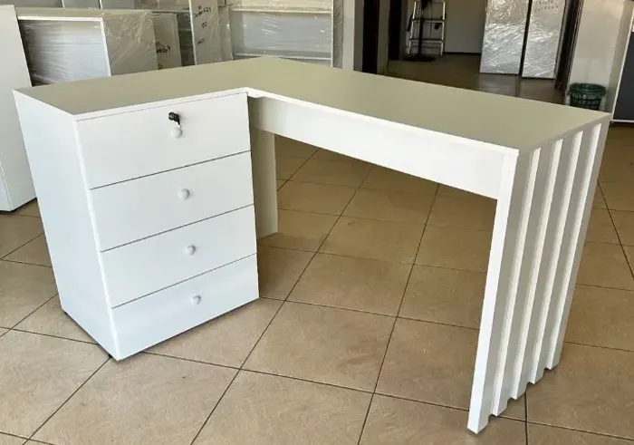 -Mesa em L 04 Gavetas ripado