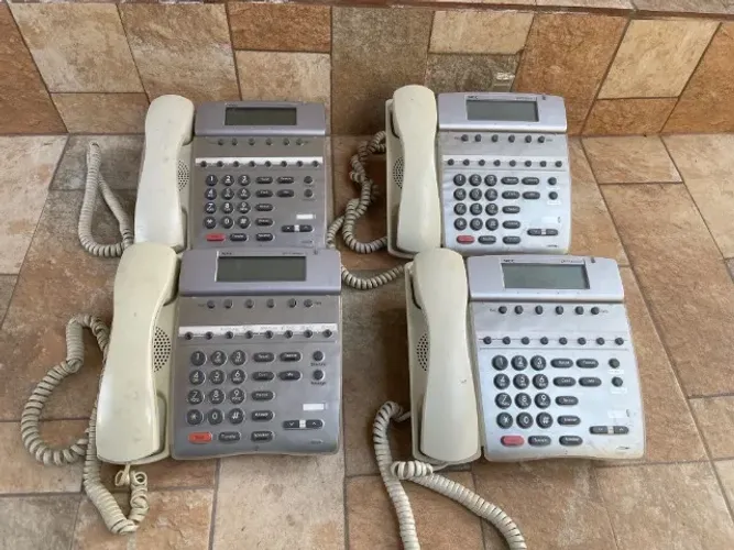 4 Telefones NEC DTR 8D-2 Todos Das Fotos Por R$ 100,00 !