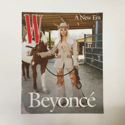 Revista Pôster W - Edição Especial Beyoncé - Cowboy Carter - A New Era - Importada