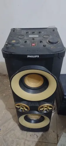 Vendo torre Philips nx6 pra conserto 400 reais pra vender logo aceito proposta