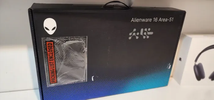 Alienware m16 R2 i9 14ª Geração RTX 5080 32GB RAM 2TB SSD 16? 240Hz