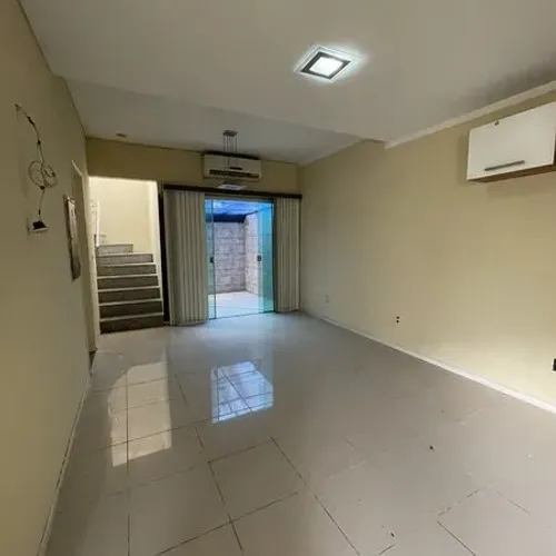 Casa com três quartos sendo um suíte - Residencial Ilha do Sol
