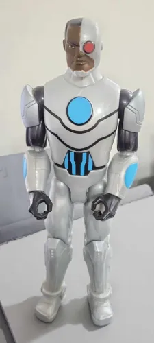 Boneco Cyborg Action Liga Da Justiça Mattel 30cm Articulado.