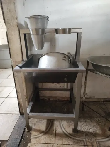 Sangrador Para Frangos 4 Funis Aluminio 