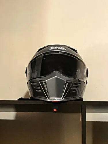 Capacete SIMPSON  motos robocop tam.62/63. Novo. 