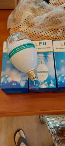 Lâmpada LED Giratória Colorida - Efeito Festa