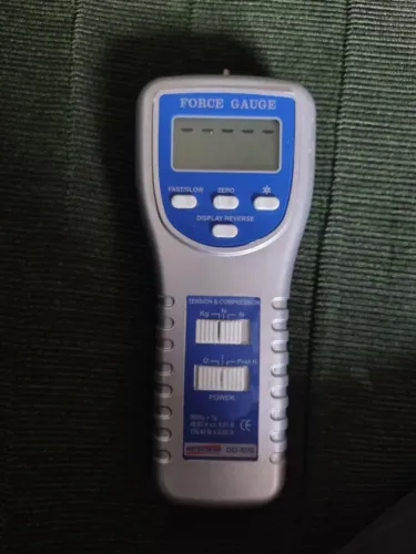 Dinamômetro Instrutherm Digital Portátil escala 0 a 100kg mod. Dd-300 com defeito