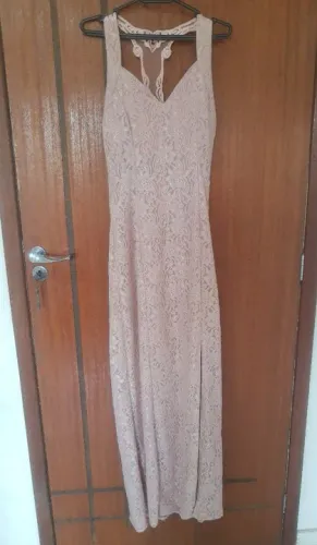 Vestido de renda rosa para festa
