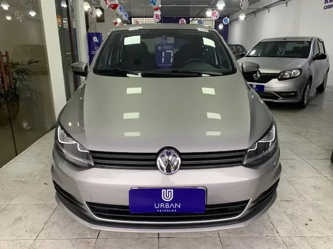Vw Fox 1.0 Trendline. 2017. Novo! * * * 6 2. 3 0 0 K m * * * Completo!