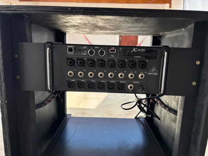 Mesa Digital XR16 Behringer