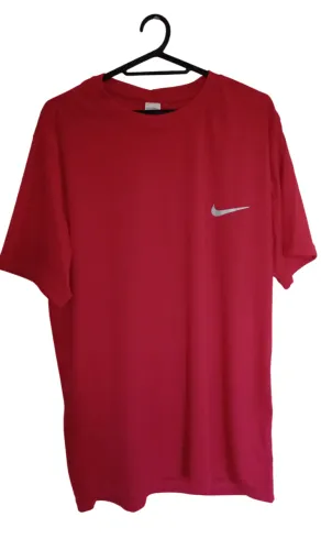 camisa esportiva vermelha