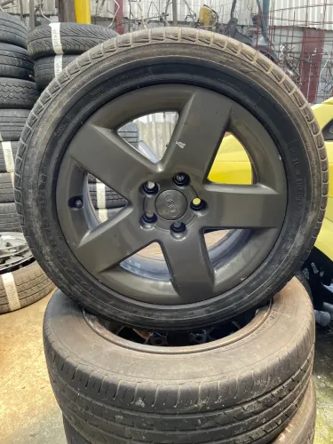 Jogo de rodas Audi aro 15 com pneus 195/55r 15 meia vida