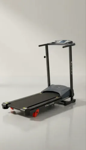 Esteira Elétrica Dream Fitness Dr 1600 110v/220v Dobrável Preto 127/220v