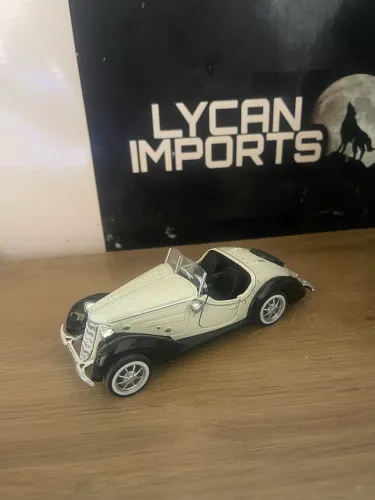 Carrinho em Miniatura Audi Antigo