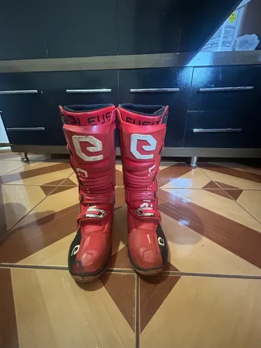 Bota eleveit x legend