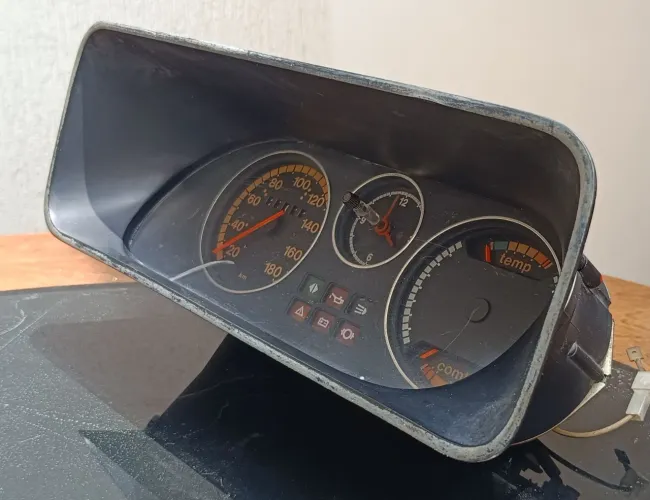 CHEVETTE Painel de instrumentos com relógio GM CHEVETTE - CHEVY - MARAJÓ 78 ~91