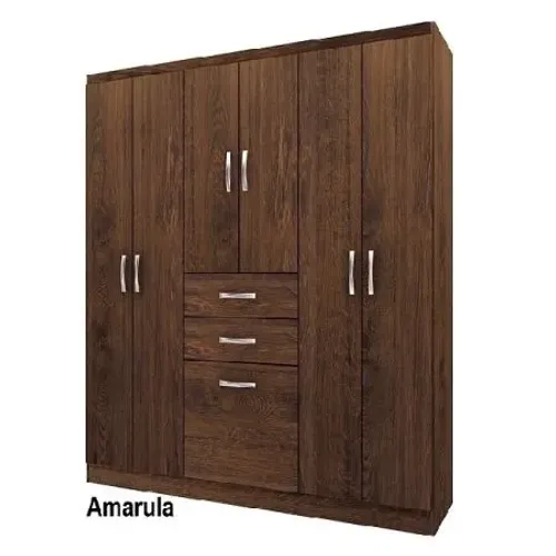 Guarda-Roupa Amadeirado com Amplo Espaço Interno