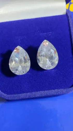 Brincos Ouro 18 Kilates Pedra Zircônia Peso 8.00 Gramas 20 x 13 mm