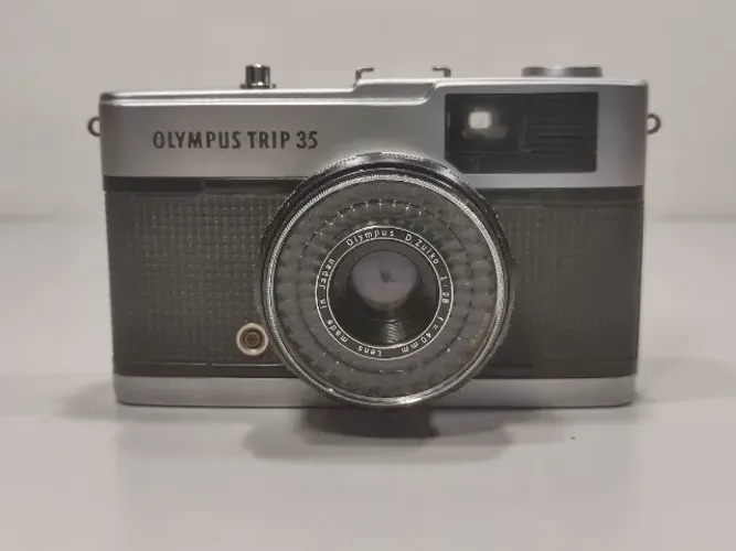 Câmera Máquina Fotográfica Olympus Trip 35 Funciona 8nl (Usado)