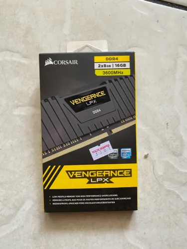 Memória RAM Corsair 2x8GB 3600MHz