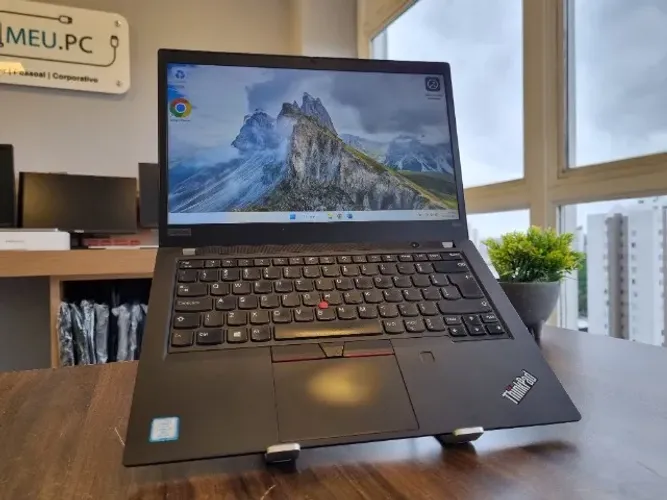 Notebook Lenovo ThinkPad T490 - Core i7 | 8ª geração | 256GB SSD | 16GB DDR4 | 14"