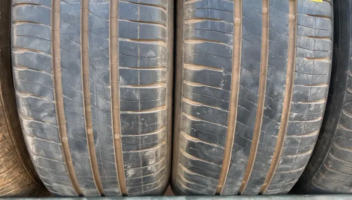 Par de pneus 15 Corolla , A3 , C3 , Punto 195/60 R15 Michelin semi novos ( 195/60/15 )