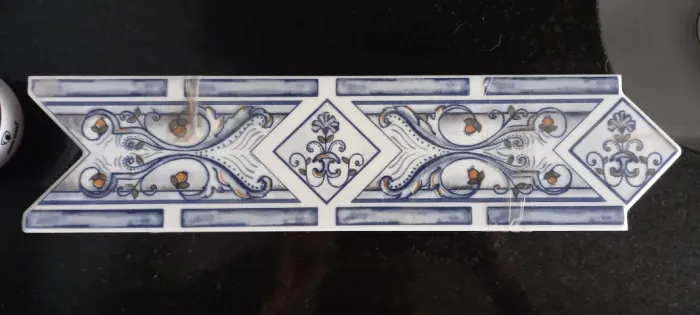 Faixa decorativa - cerâmica