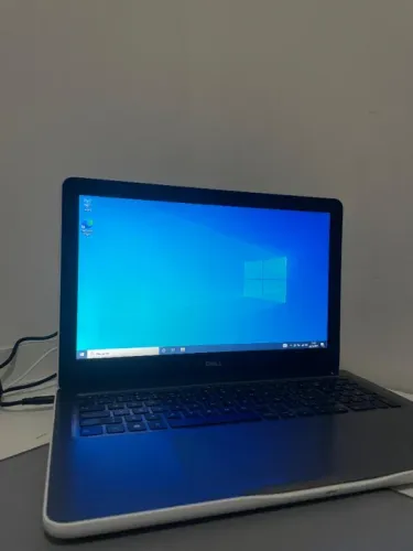  Inspiron 15 5567- Core i5 7ºGen - RAM 8GB / SSD 120GB/ Tela 15,6" (sem bateria)